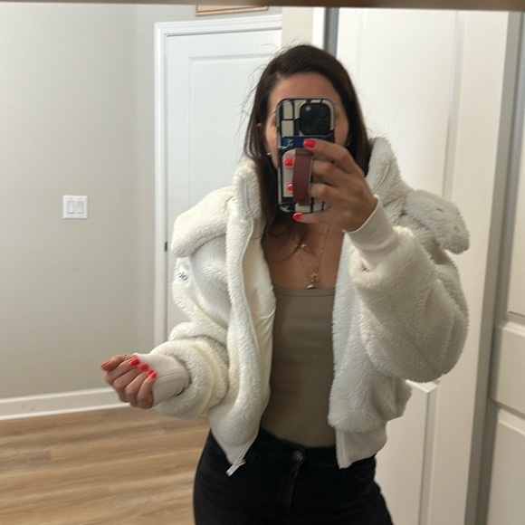 Alo Yoga Foxy Sherpa Jacket - Picture 3 of 6